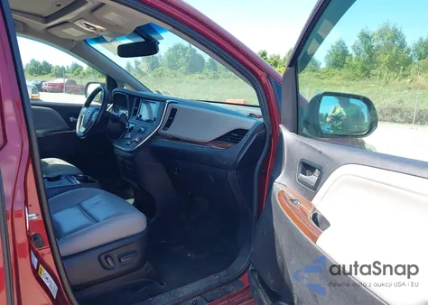 2015 Toyota Sienna Limited Premium 7 Passenger z USA, uszkodzony, nr VIN 5TDDK3DC4FS112923